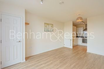 1 bedroom flat to rent in Mar House,The Hyde, NW9-image 4