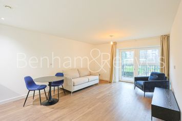 Studio flat to rent in Beaufort Park, Beaufort Square, NW9-image 5