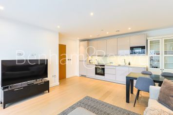 1 bedroom flat to rent in Quassia House, Thonrey Close , NW9-image 3