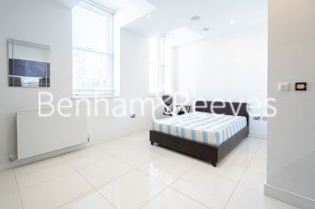 Studio flat to rent in Albany House, Judd Street, WC1H-image 6