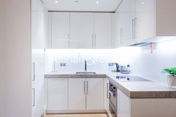 1 bedroom flat to rent in Strand, Savoy House, WC2R-image 9