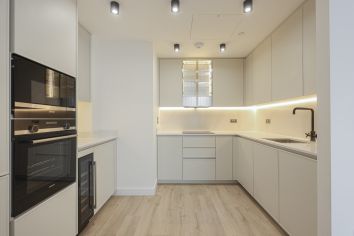 1  bedroom flat to rent in Bollinder Place, City Road, EC1V-image 2