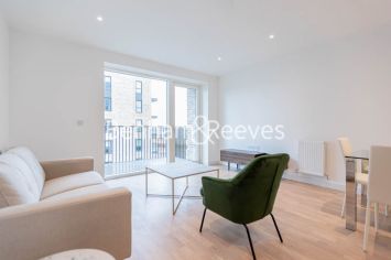 1 bedroom flat to rent in Greenleaf Walk, Southall, UB1-image 8