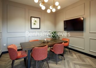 2 bedrooms flat to rent in Greenleaf Walk, Southall, UB1-image 11
