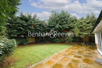 5 bedrooms house to rent in Swakeleys Road, Uxbridge, UB10-image 10