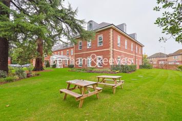 2 bedrooms flat to rent in Commonwealth Place, Slough, SL2-image 21