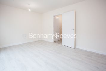 3 bedrooms flat to rent in Lensview Close, Harrow, HA1-image 8