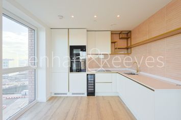 2 bedrooms flat to rent in Quay Walk, Grand Union, HA0-image 2