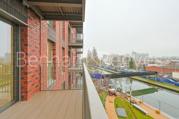 2 bedrooms flat to rent in Quay Walk, Grand Union, HA0-image 6