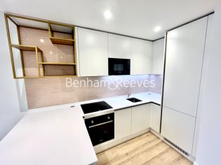 1 bedroom flat to rent in Quay Walk, Grand Union, HA0-image 2