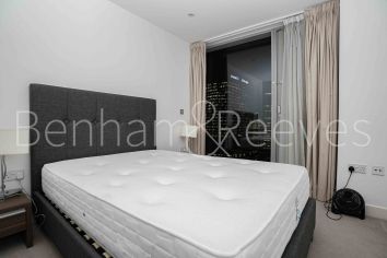 2 bedrooms flat to rent in Landmark east tower, Marsh wall, E14-image 22