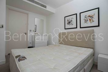 2 bedrooms flat to rent in Landmark east tower, Marsh wall, E14-image 25