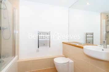 1 bedroom flat to rent in Werner Court, Aqua Vista Square, E3-image 4