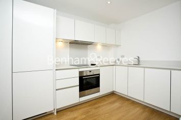 2 bedrooms flat to rent in Seven Sea Gardens, Canary Wharf, E3-image 2