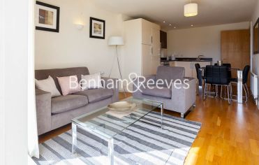 2 bedrooms flat to rent in Ingot Tower, Canary Wharf, E14-image 1