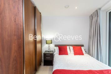 1 bedroom house to rent in Talisman Tower, Lincoln Plaza, E14-image 3