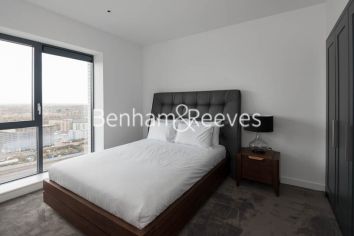 2 bedrooms flat to rent in London City Island, Botanic Square, E14-image 6