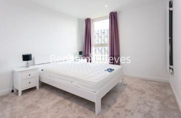 1 bedroom flat to rent in Royal Crest Avenue, Canary Wharf, E16-image 9