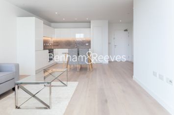 1 bedroom flat to rent in Royal Crest Avenue, Canary Wharf, E16-image 12