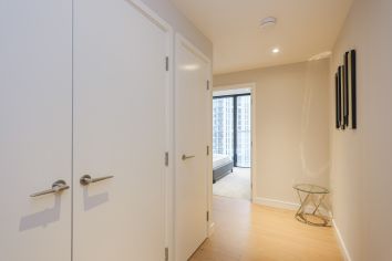 1 bedroom flat to rent in Hampton Tower, South Quay Plaza, E14-image 20