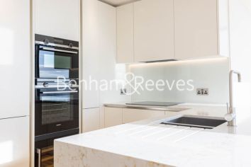 2 bedrooms flat to rent in Hampton Tower, Marsh Wall, E14-image 2