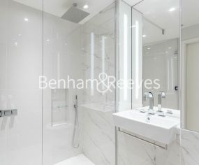 2 bedrooms flat to rent in Hampton Tower, Marsh Wall, E14-image 4