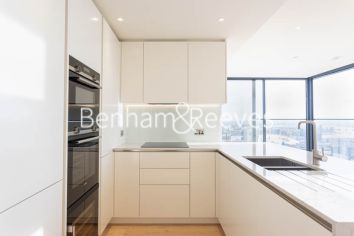 2 bedrooms flat to rent in Hampton Tower, Marsh Wall, E14-image 8