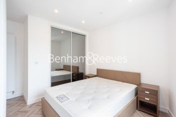 Studio flat to rent in Skyline Apartments, Makers Yard, E3-image 3