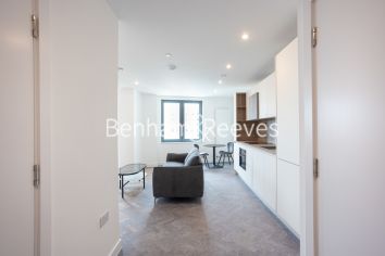 Studio flat to rent in Skyline Apartments, Makers Yard, E3-image 9
