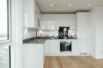 3 bedrooms flat to rent in High Street, Stratford, E15-image 2