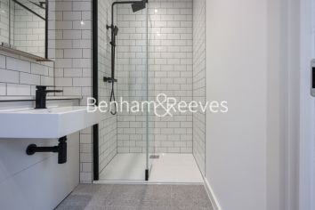 Studio flat to rent in Blair Street, Aberfeldy Village, E14-image 4