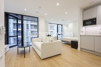 Studio flat to rent in Blair Street, Aberfeldy Village, E14-image 7