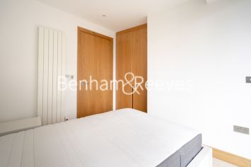 1 bedroom flat to rent in Arena tower, Crossharbour Plaza, E14-image 8