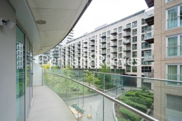 1 bedroom flat to rent in Arena tower, Crossharbour Plaza, E14-image 9