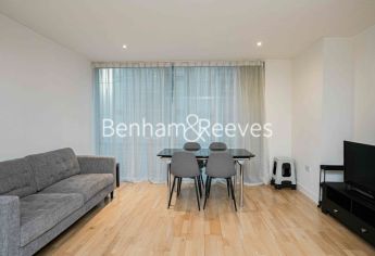 1 bedroom flat to rent in west tower, Canary Wharf, E14-image 6