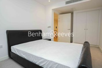 1 bedroom flat to rent in west tower, Canary Wharf, E14-image 8