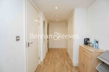 1 bedroom flat to rent in west tower, Canary Wharf, E14-image 18