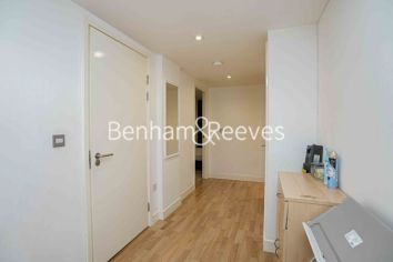 1 bedroom flat to rent in west tower, Canary Wharf, E14-image 20