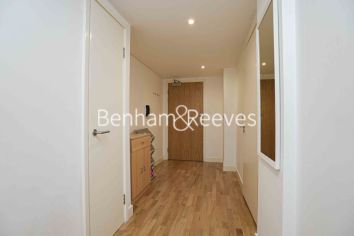 1 bedroom flat to rent in west tower, Canary Wharf, E14-image 21