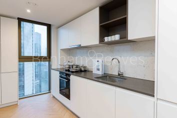 2 bedrooms flat to rent in One Thames Quay, Canary wharf, E14-image 2