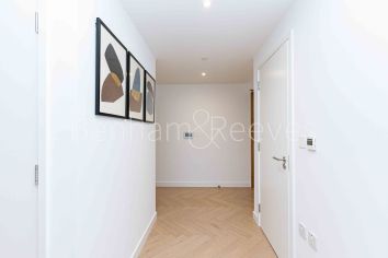 2 bedrooms flat to rent in One Thames Quay, Canary wharf, E14-image 10