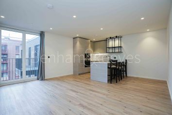 1 bedroom flat to rent in Hawser Lane, Poplar riverside, E14-image 1