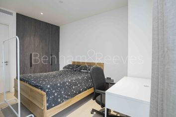 Studio flat to rent in Wards Place, Canary Wharf, E14-image 3