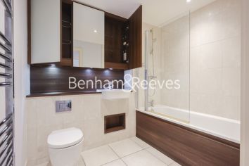 1 bedroom flat to rent in Enterprise Way, Wandsworth, SW18-image 4