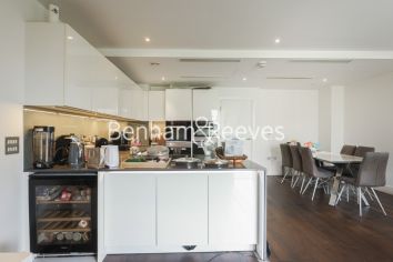 4 bedrooms flat to rent in Central Avenue, Fulham, SW6-image 7