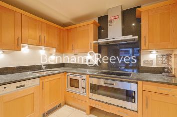 3  bedrooms flat to rent in Thames Point, Imperial Wharf, SW6-image 2