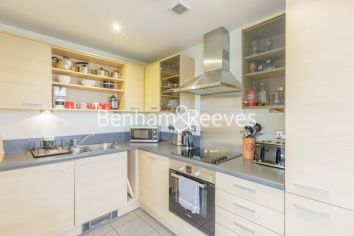 2  bedrooms flat to rent in Townmead Road, Imperial Wharf, SW6-image 2