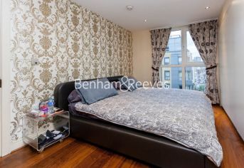 2  bedrooms flat to rent in Mahogany House, Lensbury Avenue, SW6-image 3