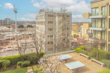 4 bedrooms flat to rent in Central Avenue, Fulham, SW6-image 13