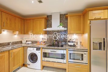 2  bedrooms flat to rent in Aspect Court, Imperial Wharf, SW6-image 2